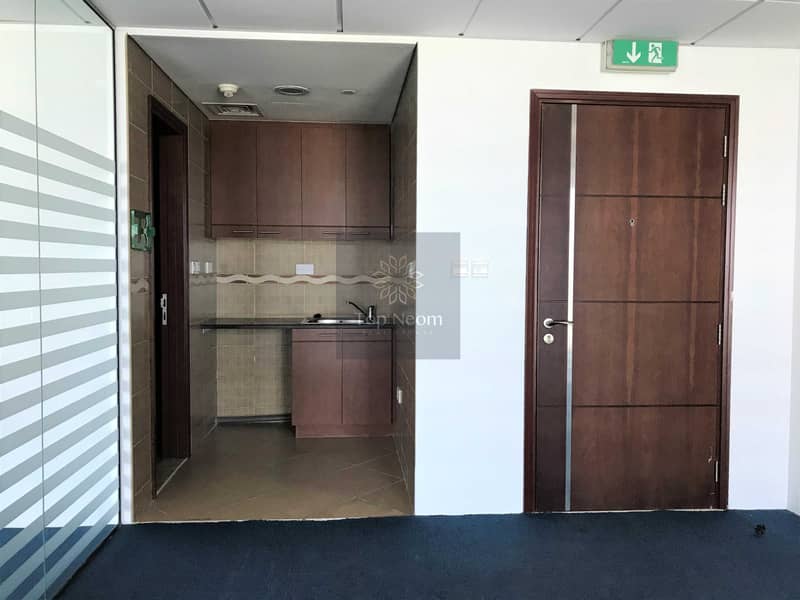 6 High Floor with Glass-Partition - Fitted & Close to Metro