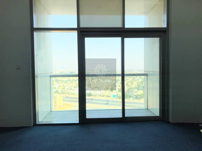 12 High Floor with Glass-Partition - Fitted & Close to Metro