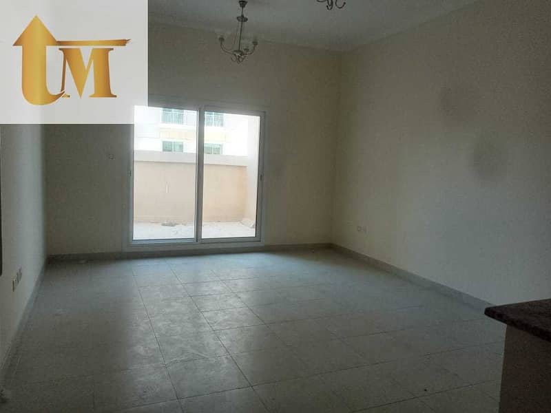9 Opposite Mosque !!! VACANT Large 1 Bedroom Balcony Store Laundry Parking Queue Point Liwan.
