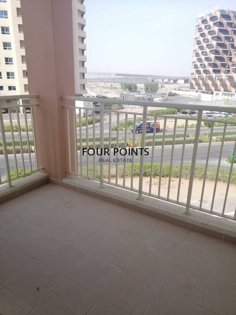 Well  maintained and Cozy 2 BHK  in Mazaya