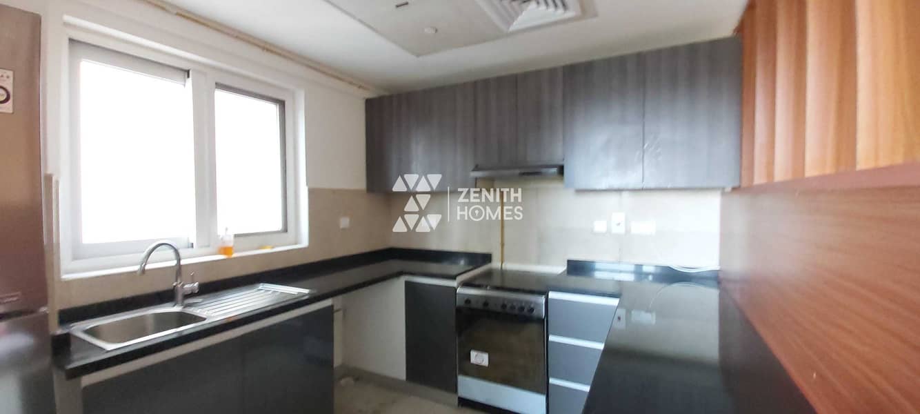 8 Fresh Lease | Fully Upgraded | Fitted Kitchen | Big Layout