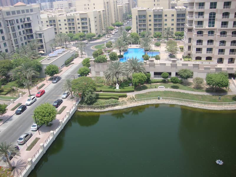 12 Large size 2 Bedroom Apartment| Lake view| Canopied