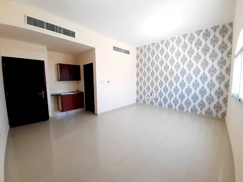 EXCELLENT FINSHING BIG STUDIO IS AVAILABLE FPR RENT  FAMILY COMPOUND NEAR CENTRAL MALL IN KCA