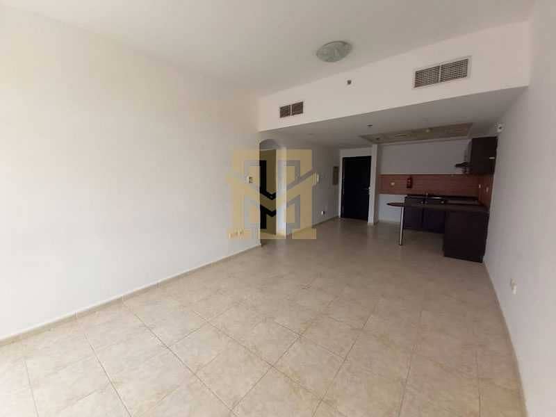 Close to Circle Mall| Unfurnished| Pool View| Ready to Move