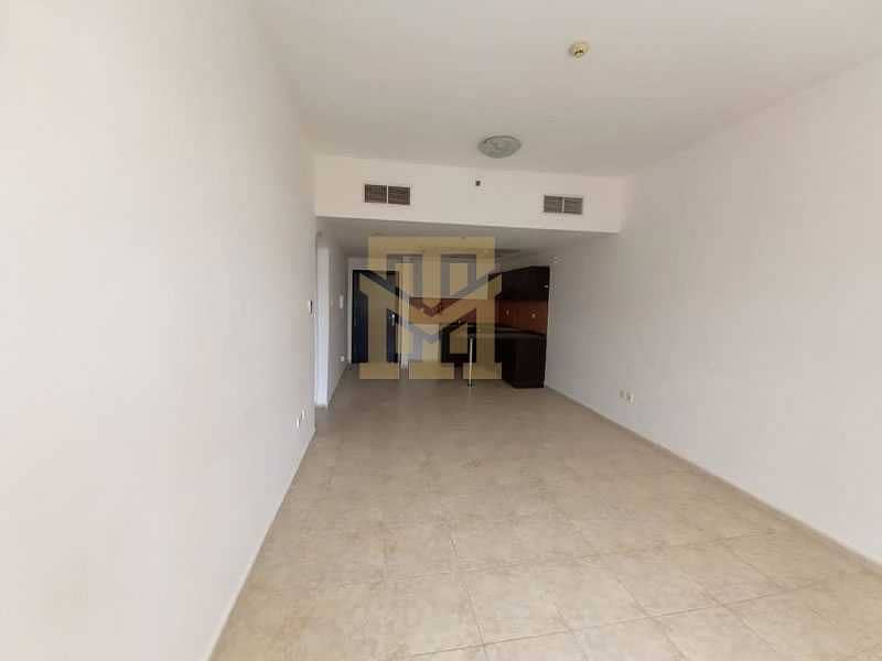 4 Close to Circle Mall| Unfurnished| Pool View| Ready to Move