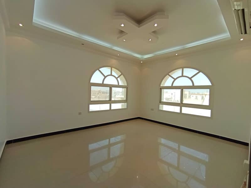 شقة في مدينة خليفة 3 غرف 65000 درهم - 4686218