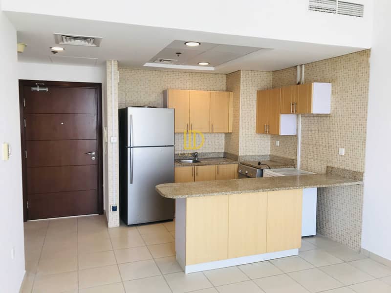 2 1 Bed| Equipped Kitchen | Open View from balcony