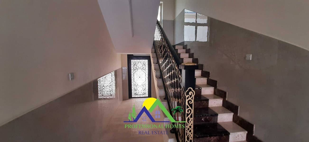 21 Brand New 5BEDROOMS Villa with Big yard in Sarooj