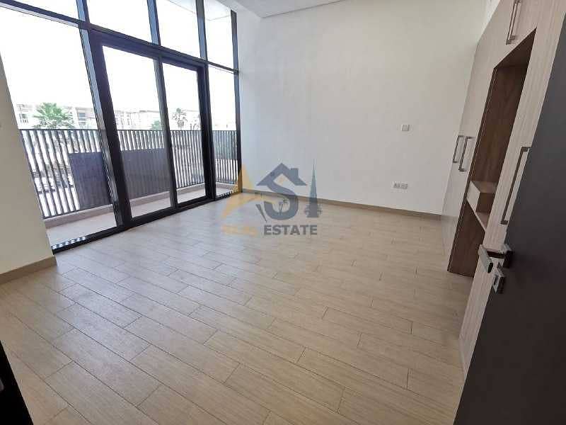 8 Commercial 5 B/R+ Maids Room Villa| Elevator| 4 Parkings| For Rent