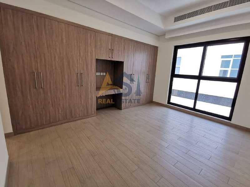 11 Commercial 5 B/R+ Maids Room Villa| Elevator| 4 Parkings| For Rent