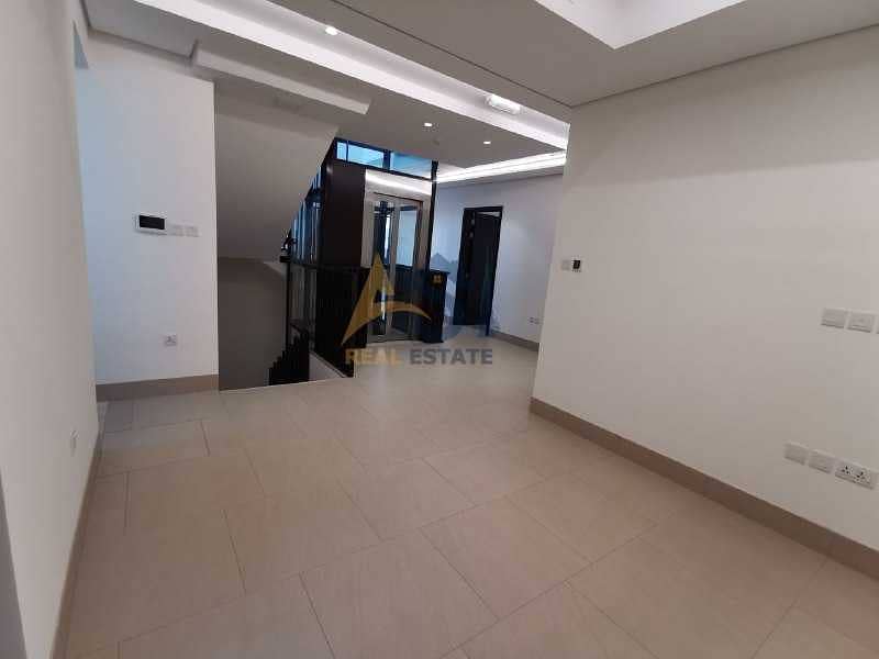16 Commercial 5 B/R+ Maids Room Villa| Elevator| 4 Parkings| For Rent
