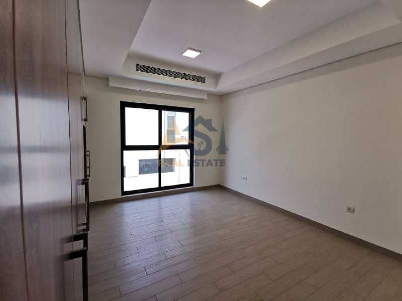 17 Commercial 5 B/R+ Maids Room Villa| Elevator| 4 Parkings| For Rent