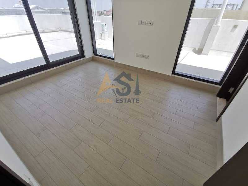 23 Commercial 5 B/R+ Maids Room Villa| Elevator| 4 Parkings| For Rent