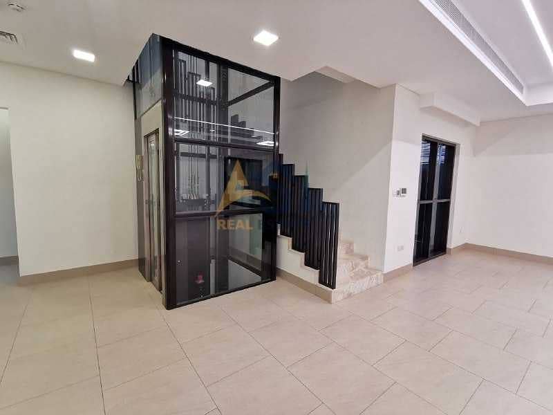 34 Commercial 5 B/R+ Maids Room Villa| Elevator| 4 Parkings| For Rent