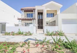 Bright 4 BR Mediterranean Close to the Gate