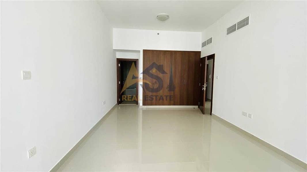 2 Elegant brand new 2BR with sea view.