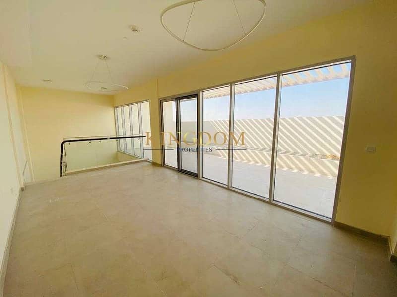 5 pool view | 3BR Duplex | Chiller free | Azizi Samia