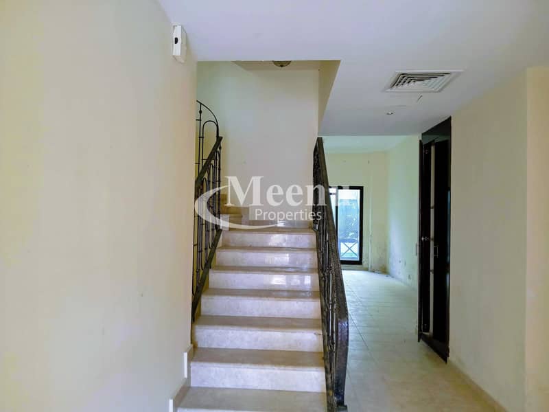 4 Great Deal No Commission Outstanding opportunity to Live in this Vacant Immaculate 5 BHK w/ Maid