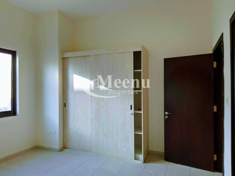 10 Great Deal No Commission Outstanding opportunity to Live in this Vacant Immaculate 5 BHK w/ Maid