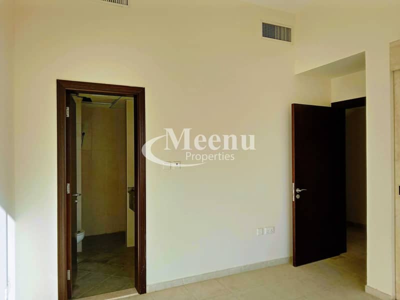 14 Great Deal No Commission Outstanding opportunity to Live in this Vacant Immaculate 5 BHK w/ Maid