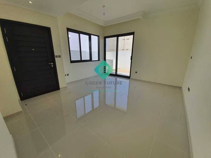 Corner | Spacious 3 BR with Maid's room villa for rent