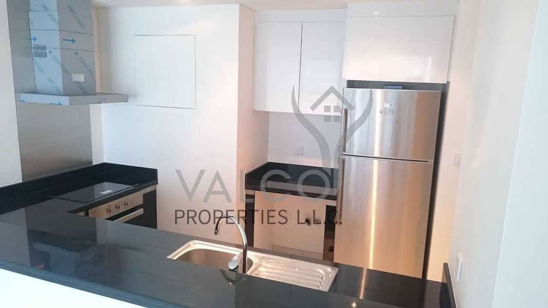 9 Ready to Move in | Unfurnished 2 Bed | Sea View