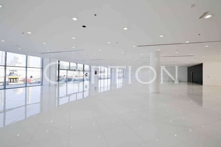 2 Fitted Showroom. Ideal location. Sheikh Zayed road