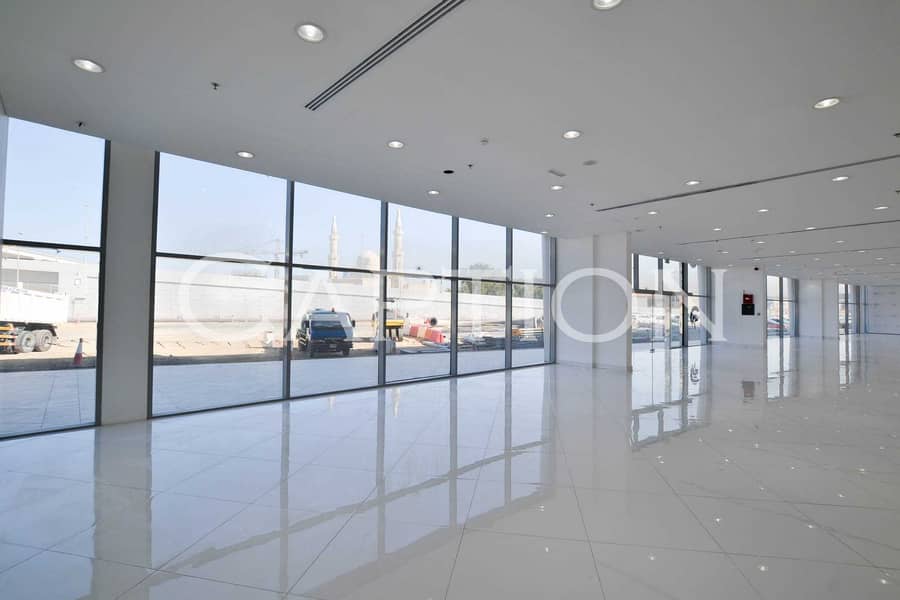 3 Fitted Showroom. Ideal location. Sheikh Zayed road