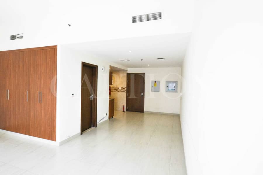 4 Spacious Studio. Well maintained family building