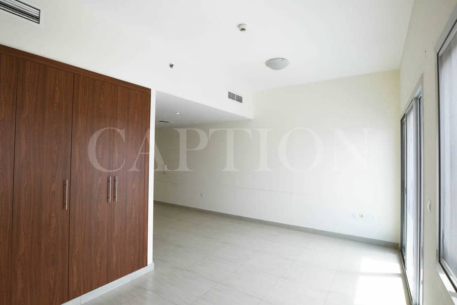 8 Spacious Studio. Well maintained family building