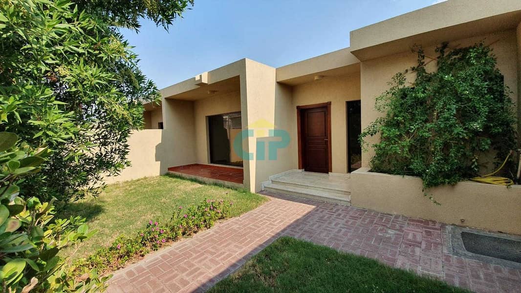 2 Charming Villa | Close to Beach | Outstanding location