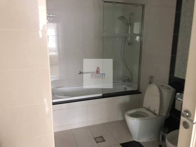 11 FURNISHED 1 B/R APARTMENT ON HIGH FLOOR