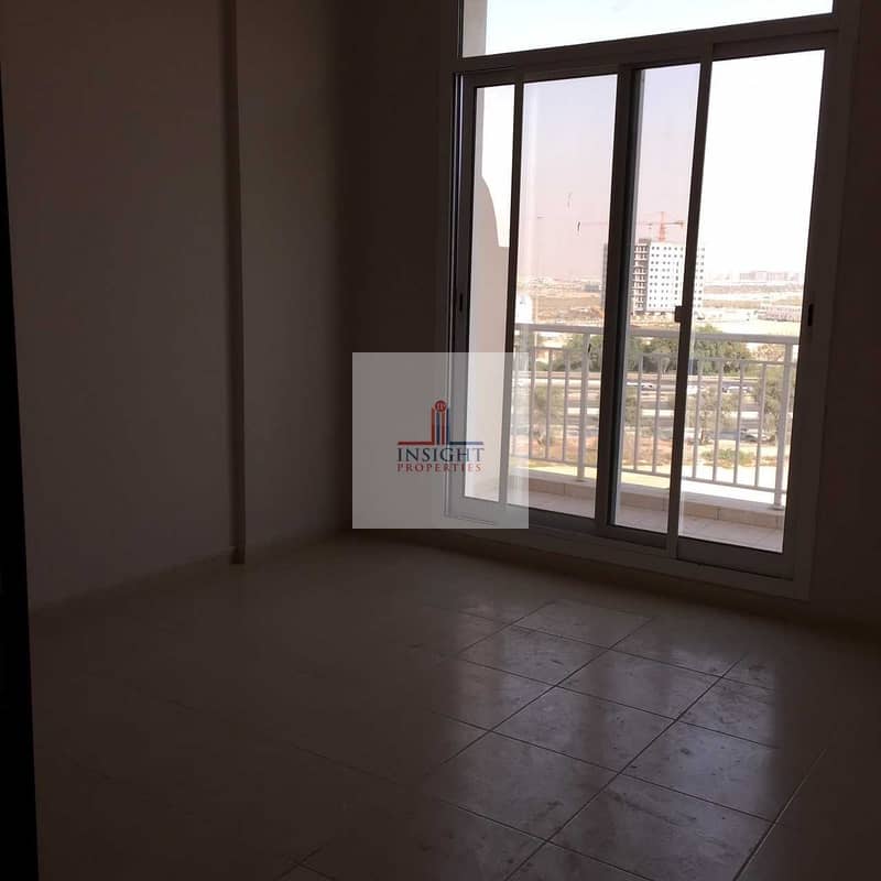 3 1 B/R APT AT QUEUE POINT | LAKE VIEW