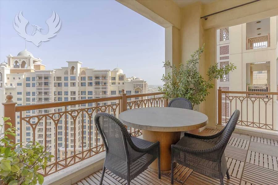 18 Stunning penthouse apartment vacant on transfer