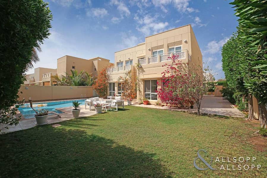 12 Upgraded | Type 7 | Private Pool | 5 Beds