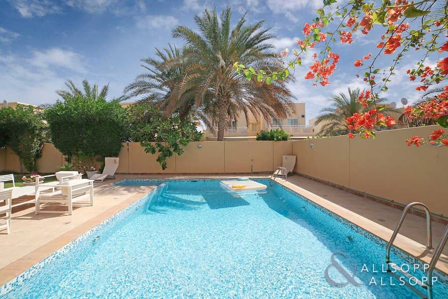 15 Upgraded | Type 7 | Private Pool | 5 Beds