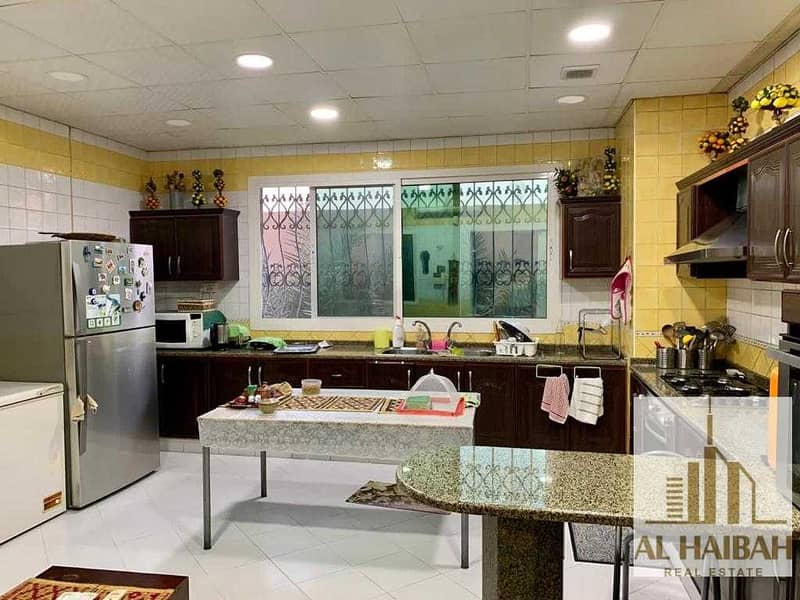 4 For sale a two-story villa in Sharjah