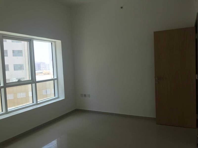 An opportunity that will not be repeated. Two rooms and a hall, fully open view of the city, with fully renovated parking