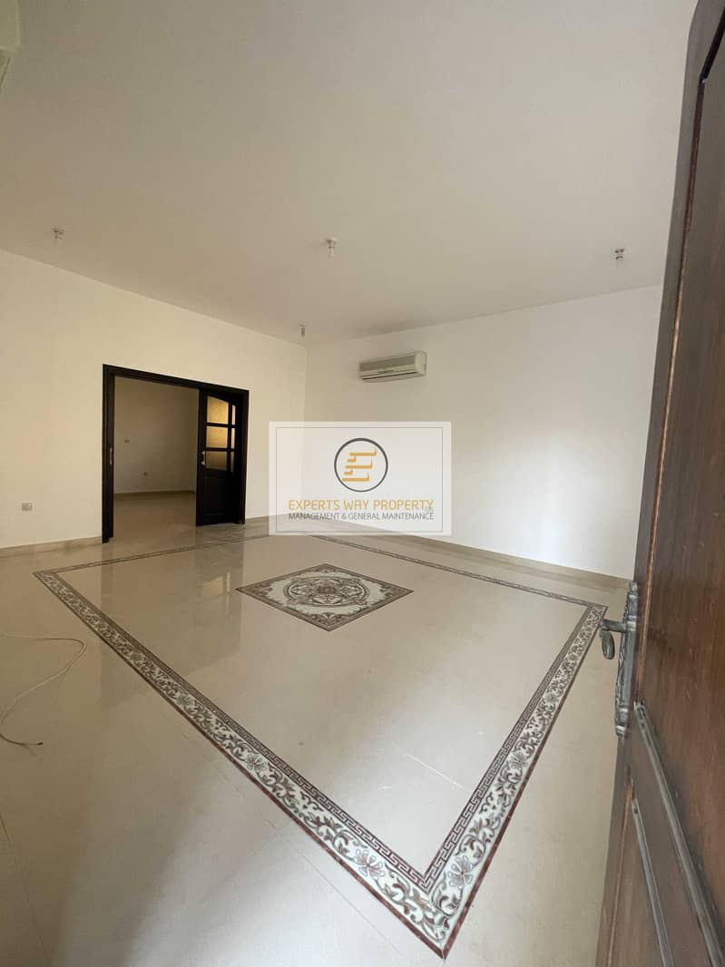 3 Private Entrance 4 Bedrooms Villa With Cover Parking