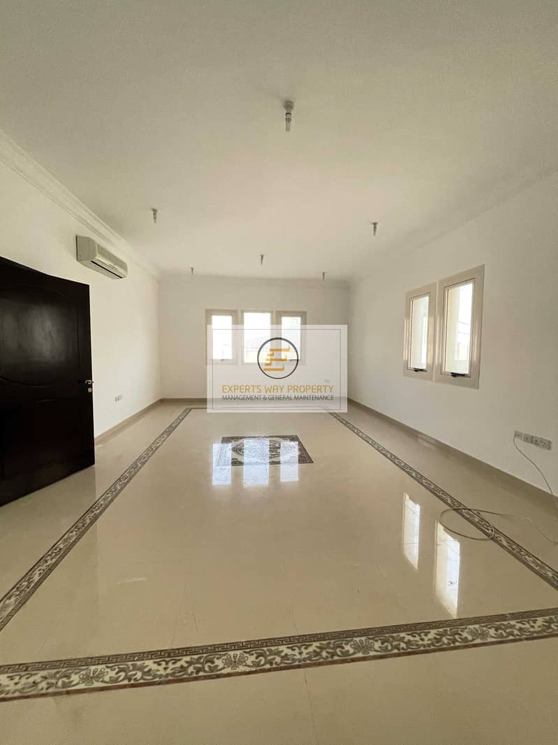 6 Private Entrance 4 Bedrooms Villa With Cover Parking