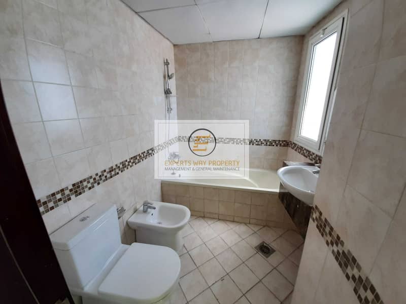 18 WITH SWIMMING POOL AND GYM AMAZING 1 BEDROOM HALL FO RENT