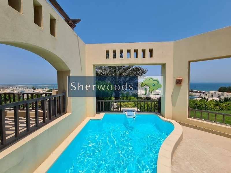 21 Detached Villa - Fully Furnished - Private Pool!