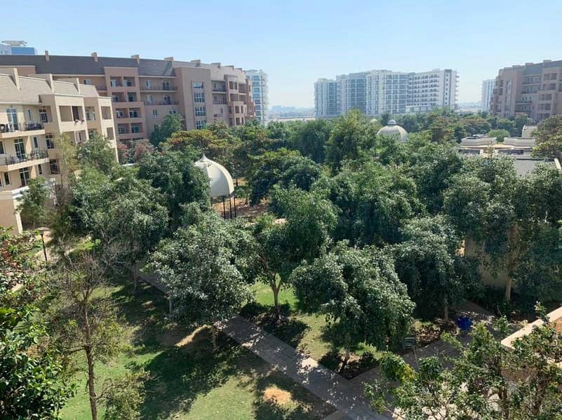 Well Maintain | Stunning Garden View | Large Unit Well Maintain | Stunning Garden View | Large Unit