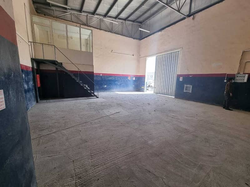 Spacious Warehouse in Industrial Area 12