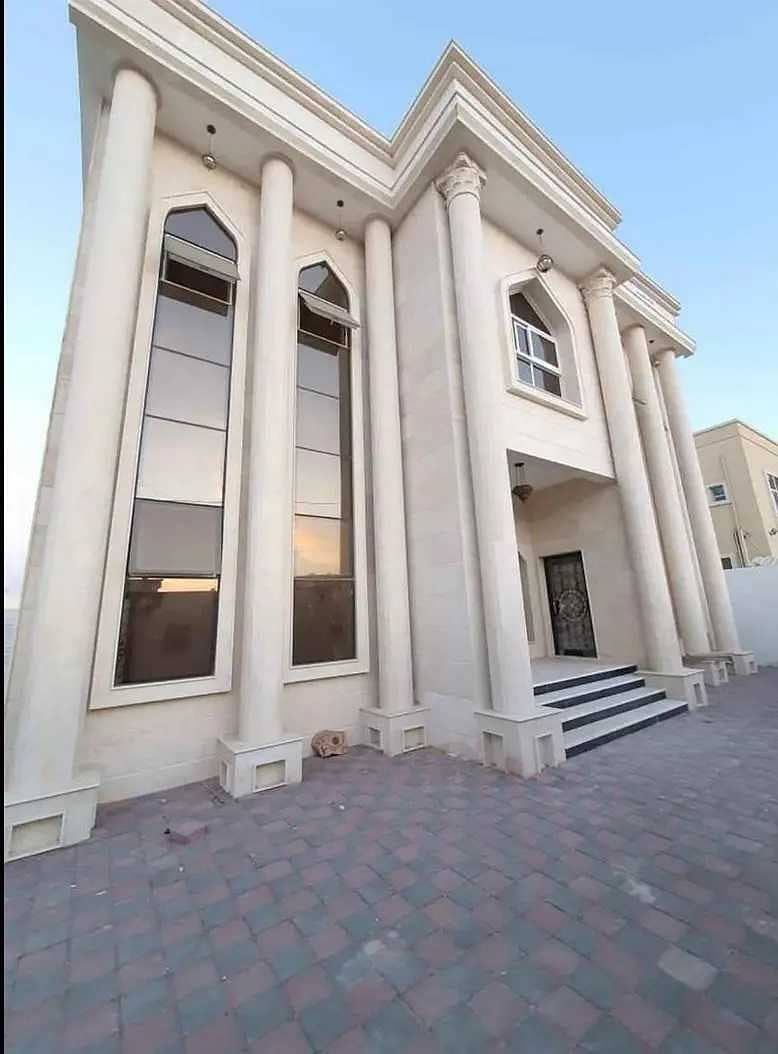 * Villa for rent, very clean, an area of ​​​​5000 sq. ft. at a masterpiece price *