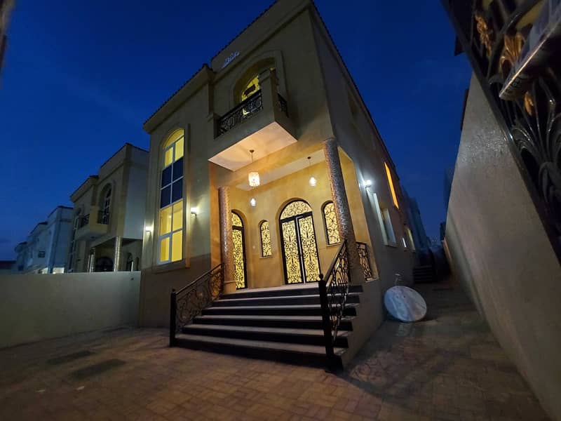 For rent a villa in Ajman in Al Rawda, the first inhabitant, in very good condition