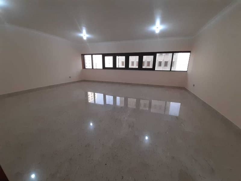 Specious 3BHK Near WTC Mall With Maids room 80k yearly