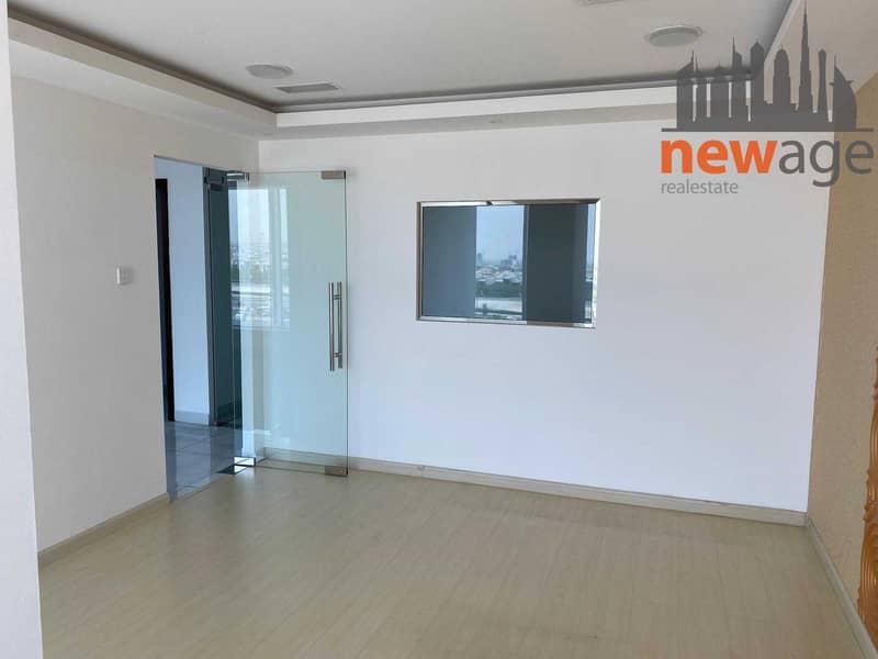 4 GLASS PARTITION PRIVATE PANTRY MEYDAN VIEW