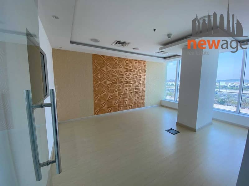 7 GLASS PARTITION PRIVATE PANTRY MEYDAN VIEW