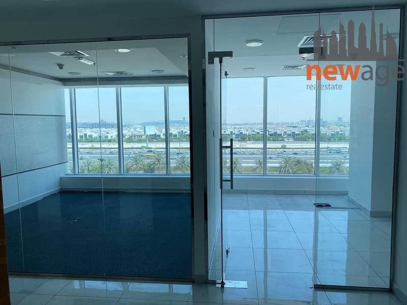 13 GLASS PARTITION PRIVATE PANTRY MEYDAN VIEW
